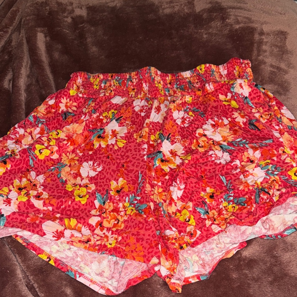 Torrid Vibrant Red Floral High Waist Shorts size 1